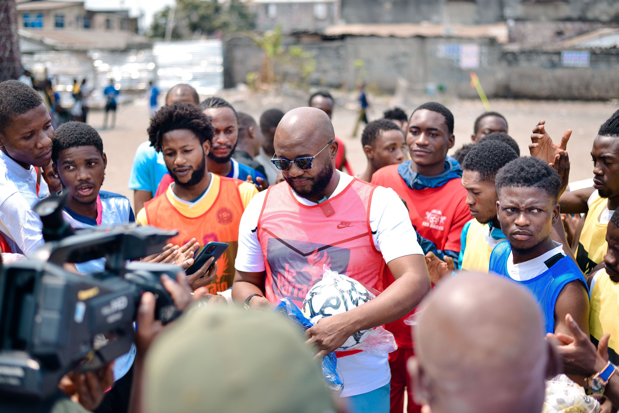 Le Président de la Fondation LeParrain M. Passy MUKOMA accueilli au centre TP LES ANGES à YOLO